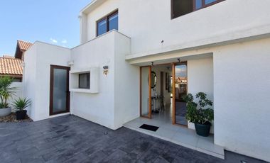 Casa en venta El Polo 4 dorm 3 baños con piscina en Machalí