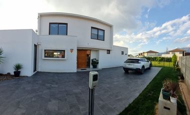 Casa en venta El Polo 4 dorm 3 baños con piscina en Machalí