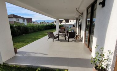 Casa en venta El Polo 4 dorm 3 baños con piscina en Machalí