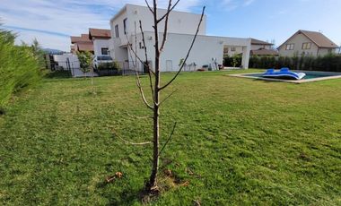 Casa en venta El Polo 4 dorm 3 baños con piscina en Machalí