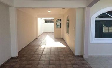 En VENTA Casa Residencial en el Fracc. Floresta