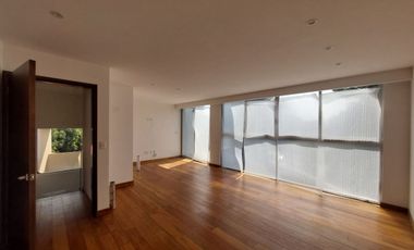Residencia minimalista en renta o venta