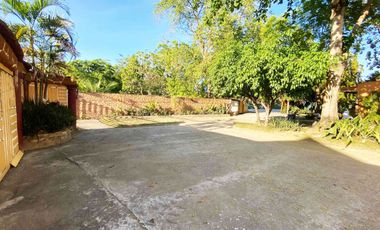 For Rent 14 Bedrooms Private House with Swimming Pool and Basketball Court