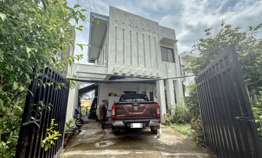3 Bedroom with Attic and Basement - A 4 Storey artist's Haven