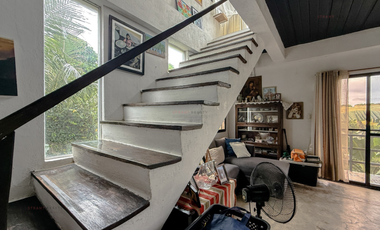 3 Bedroom with Attic and Basement - A 4 Storey artist's Haven