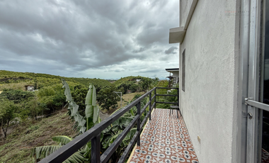 3 Bedroom with Attic and Basement - A 4 Storey artist's Haven