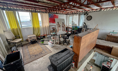 3 Bedroom with Attic and Basement - A 4 Storey artist's Haven