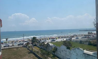 Departamento semiamueblado con vista al mar en renta, en boca del rio centro