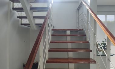 vende casa la morada Jamundí 2 plantas  con espacio para piscina