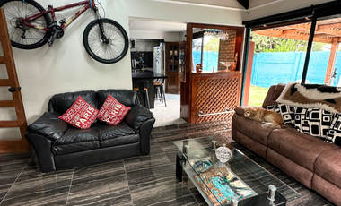 Gran Oportunidad en Peñalolén! Casa Remodelada en Condominio Privado