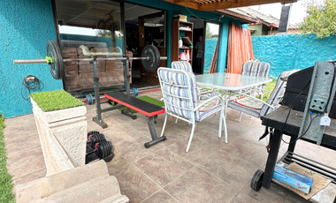 Gran Oportunidad en Peñalolén! Casa Remodelada en Condominio Privado