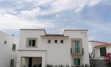 Casa en Venta, en Fracc. La Marina, León Gto