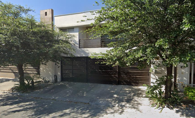 VENTA DE CASA EN CUMBRES MEDEIRA MONTERREY NUEVO LEON