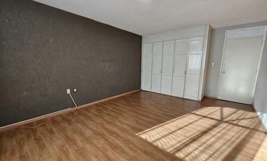 Casa Residencial en Venta en Guadalupe, en Privada Lomas de Bernárdez