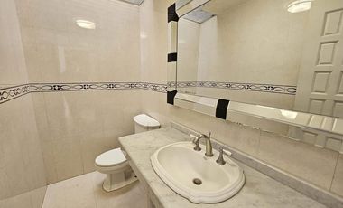 Casa Residencial en Venta en Guadalupe, en Privada Lomas de Bernárdez