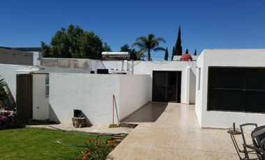 Casa Residencial en Venta en Guadalupe, en Privada Lomas de Bernárdez