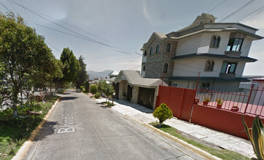 Casa en Venta. Lomas de Valle Dorado, Tlanepantla, EDOMEX. Remate Hipotecario.