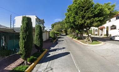 Casa en Venta. Lomas de Valle Dorado, Tlanepantla, EDOMEX. Remate Hipotecario.