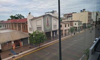 Oficina de lujo en el casco comercial de Machala