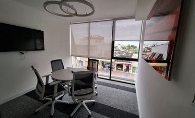 Oficina de lujo en el casco comercial de Machala