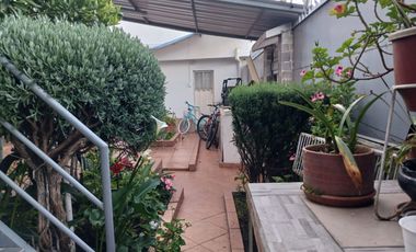 Vendo Casa  Esquinera Rentera Familiar e Independiente  en la Avenida Granda Centeno