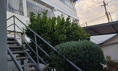 Vendo Casa  Esquinera Rentera Familiar e Independiente  en la Avenida Granda Centeno