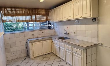 Vendo Casa  Esquinera Rentera Familiar e Independiente  en la Avenida Granda Centeno