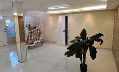 Vendo Casa  Esquinera Rentera Familiar e Independiente  en la Avenida Granda Centeno
