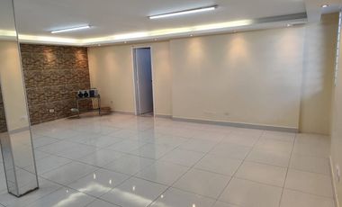 Vendo Casa  Esquinera Rentera Familiar e Independiente  en la Avenida Granda Centeno