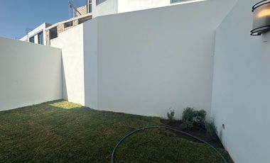 CASA EN VETA EN ADAMAR COTO GUELATAO