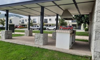 CASA EN VETA EN ADAMAR COTO GUELATAO