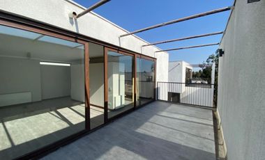 CASA 275M2 Y 2 ESTACIONAMIENTOS LIQUIDA BANCO EN PEÑALOLEN
