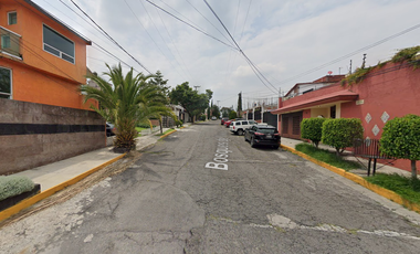 Casa en Venta. Bosques de Viena, Cuautitlán Izcalli, EDOMEX. Remate Hipotecario.