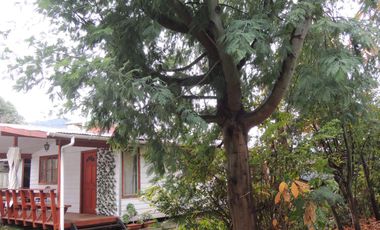 TERRENO CON CABAÑAS ORILLA LAGO CALAFQUEN EN LICANRAY