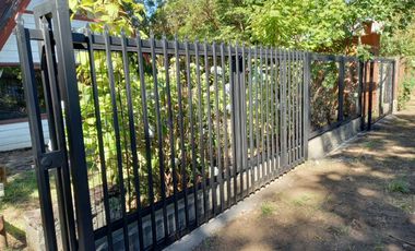 TERRENO CON CABAÑAS ORILLA LAGO CALAFQUEN EN LICANRAY