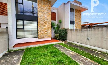 Casa NO EN CONJUNTO 3 dormitorios 1 parqueadero Inchalillo Valle de los Chillos Quito