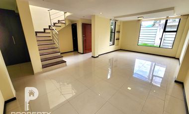 Casa NO EN CONJUNTO 3 dormitorios 1 parqueadero Inchalillo Valle de los Chillos Quito