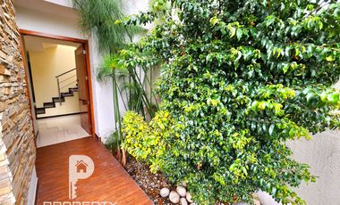 Casa NO EN CONJUNTO 3 dormitorios 1 parqueadero Inchalillo Valle de los Chillos Quito