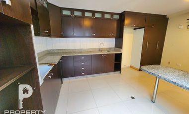 Casa NO EN CONJUNTO 3 dormitorios 1 parqueadero Inchalillo Valle de los Chillos Quito