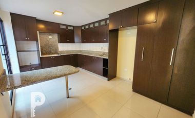 Casa NO EN CONJUNTO 3 dormitorios 1 parqueadero Inchalillo Valle de los Chillos Quito