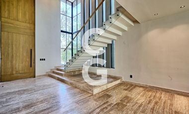 Casa en Venta en Cancún en Residencial Vía Cumbres con Alberca y 3 Recámaras