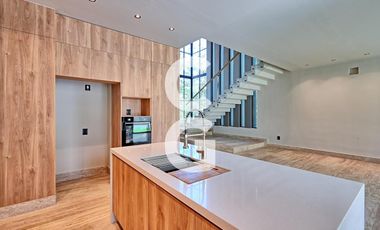 Casa en Venta en Cancún en Residencial Vía Cumbres con Alberca y 3 Recámaras