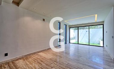 Casa en Venta en Cancún en Residencial Vía Cumbres con Alberca y 3 Recámaras