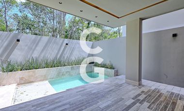 Casa en Venta en Cancún en Residencial Vía Cumbres con Alberca y 3 Recámaras