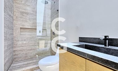 Casa en Venta en Cancún en Residencial Vía Cumbres con Alberca y 3 Recámaras