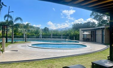 Se vende apartamento en piso 4 en lujoso conjunto residencial en Pereira.
