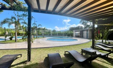 Se vende apartamento en piso 4 en lujoso conjunto residencial en Pereira.