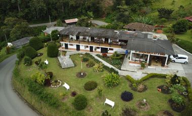 EN VENTA HOSPEDAJE CON RESTAURANTE EN LA VIA TERMALES ARBELAEZ