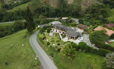 EN VENTA HOSPEDAJE CON RESTAURANTE EN LA VIA TERMALES ARBELAEZ