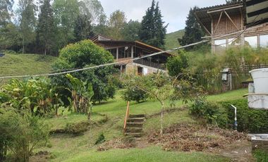 EN VENTA HOSPEDAJE CON RESTAURANTE EN LA VIA TERMALES ARBELAEZ